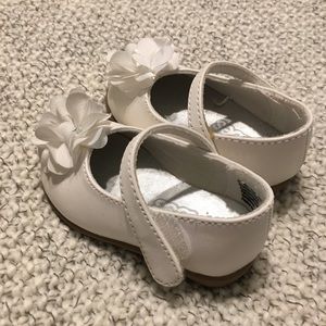 Size 2 white dress shoes